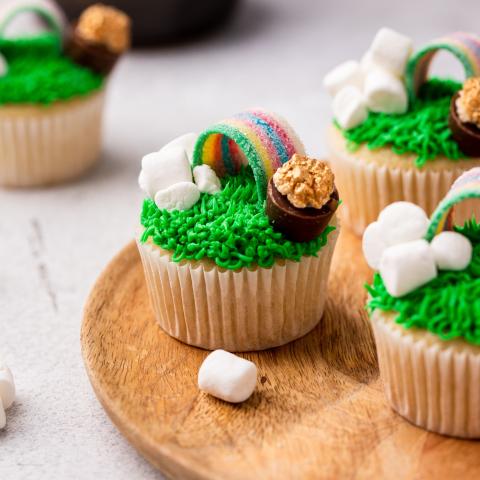 pot of gold cupcakes